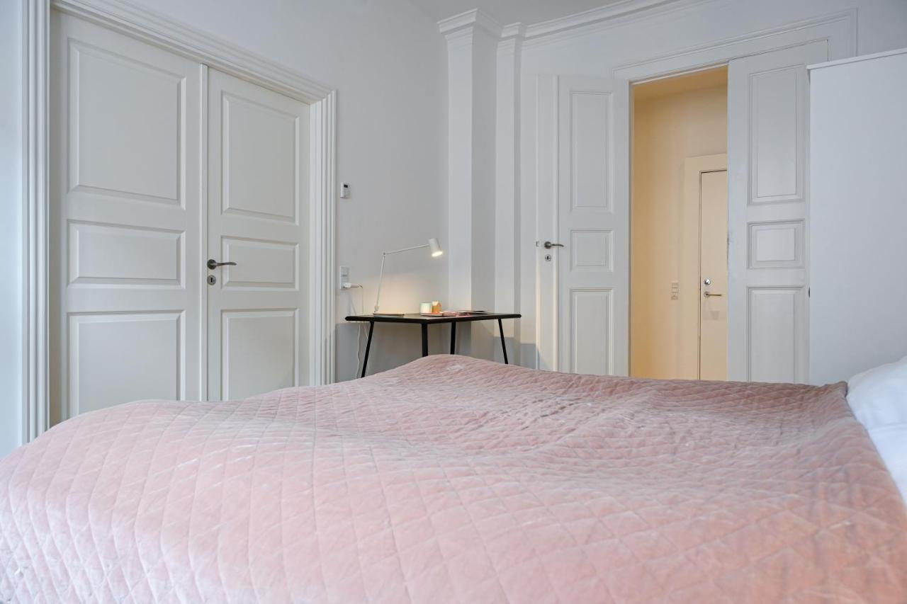 Sanders Arrow - Chic Three-Bedroom Apartment In The Middle Of Copenhagen Exterior photo