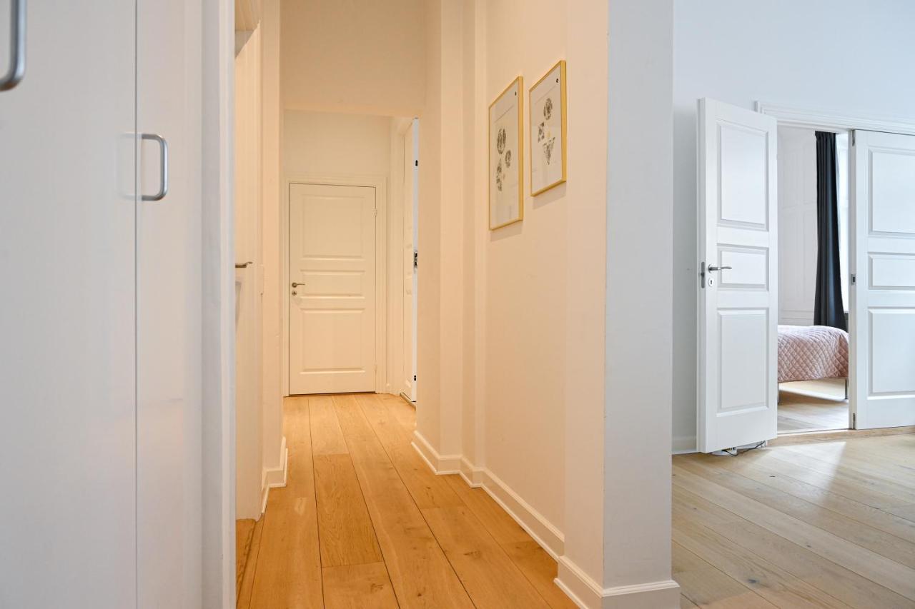 Sanders Arrow - Chic Three-Bedroom Apartment In The Middle Of Copenhagen Exterior photo