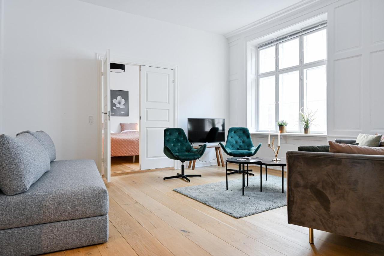 Sanders Arrow - Chic Three-Bedroom Apartment In The Middle Of Copenhagen Exterior photo